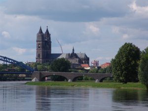 Dom au�en-gro�
