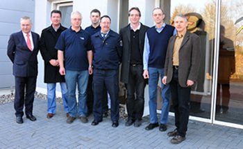 Beteiligte Personen (vlnr): Rainer Polch (NOTIFIER), Lutz Hayn, Hubertus Ochs, Christian Geldmacher (alle 3: SAG), Friedrich-Wilhelm Bals (Feuerwehr Waldbröl), Werner Schumacher (Architekt), Nicolae-Dorin Suma, Friedhelm Courth (KKH Waldbröl), MB