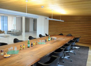 Großer Tagungsraum mit Melder, (MB)
