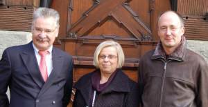 v.l.n.r.: Herr Rainer Polch, Notifier; Frau Margot Meschkat, Oberes Schloß; Herr Carsten Domagalla, Fa. Emil Weber