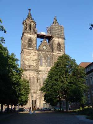 Dom frontal-groß